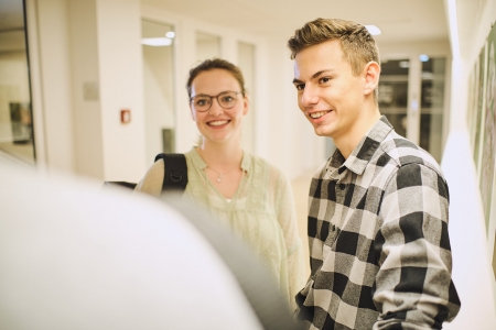 Den Kreis Paderborn als Arbeitgeber kennenlernen können Interessierte am 9. und 19. August im Paderborner Kreishaus, Aldegreverstraße 10-14 in Paderborn (© Kreis Paderborn / Jonas Pohl)